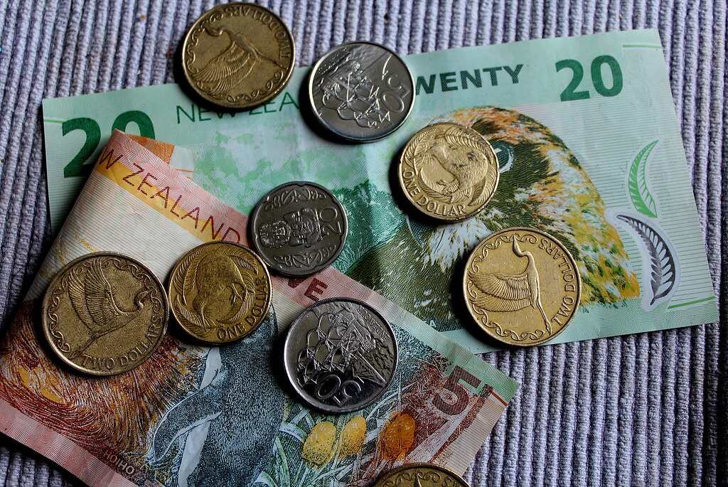 Simple Ways to Reduce Monthly Living Expenses