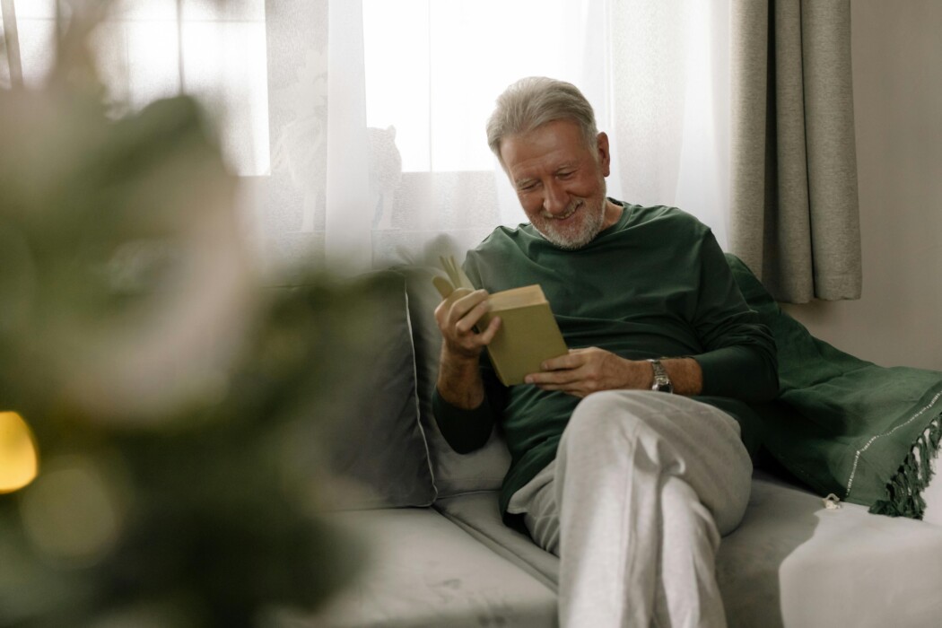 Ways Reading Protects Seniors’ Brain Health