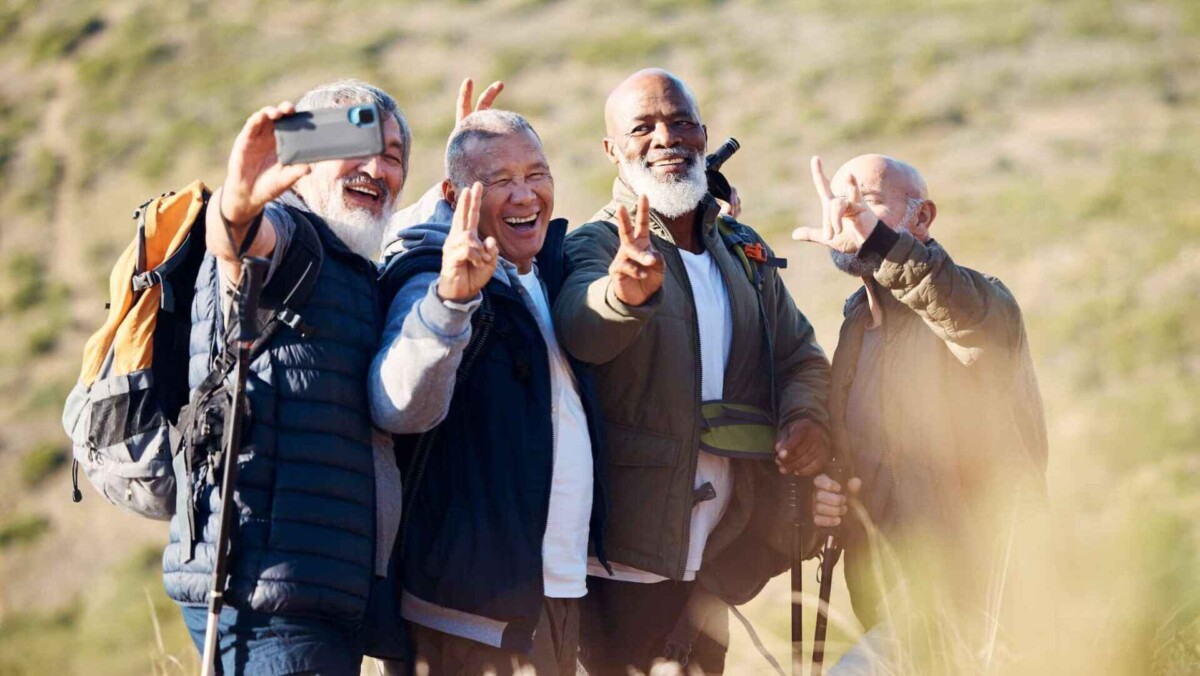 Group Tours vs Independent Travel for Seniors