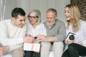Dos and Don’ts for Elderly Parents Living With Children