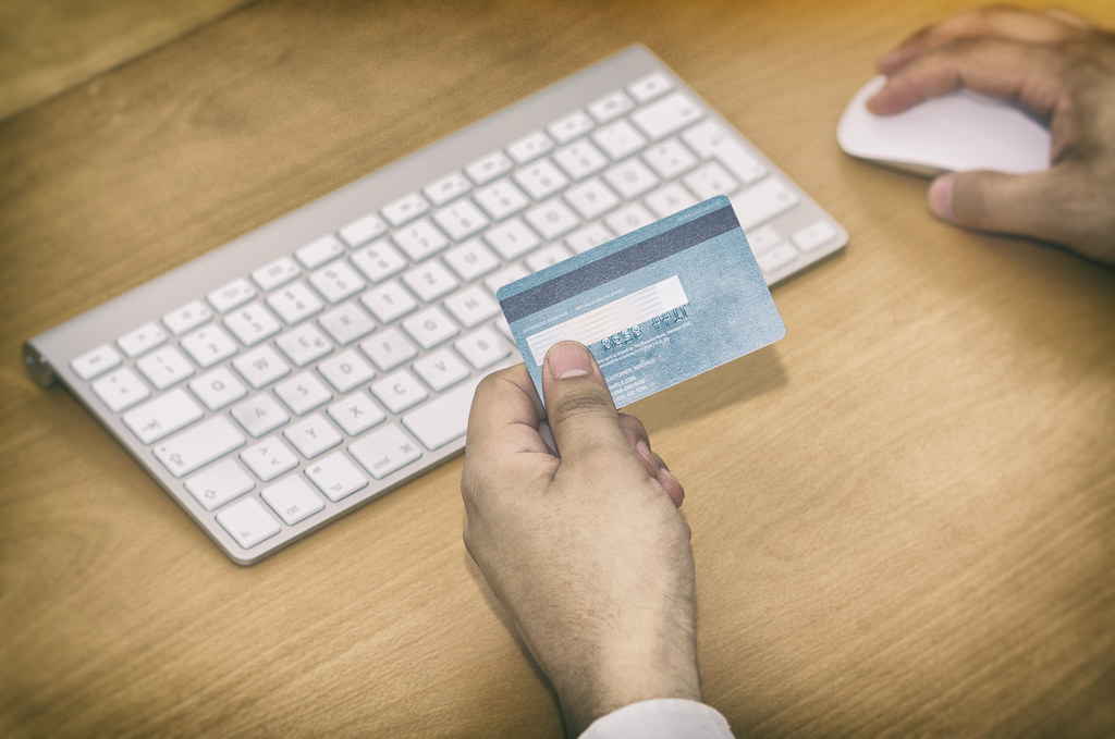 How to Avoid Impulse Purchases Online