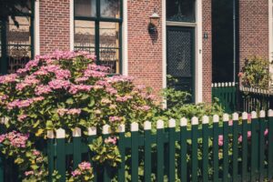How to Introduce Yourself to a New Neighbour (Without Feeling Awkward)