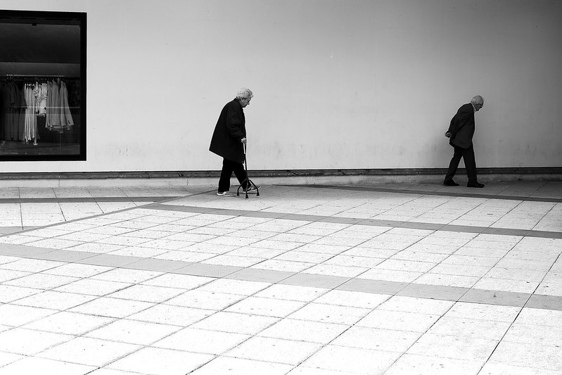 Long-Distance Relationships in Retirement: How Love Can Thrive Across the Miles