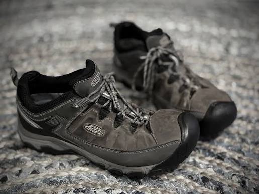 A Good Travel Day Starts With the Right Shoes