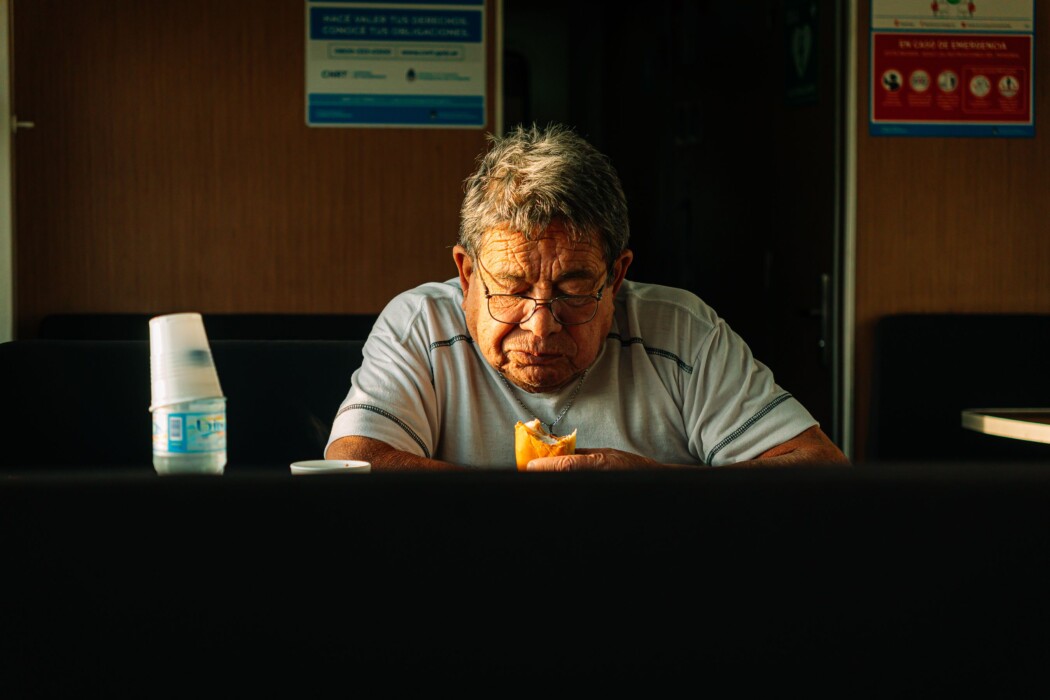 Eating With Dentures: A Practical Guide for Kiwi Seniors