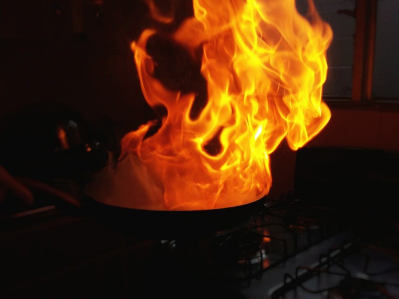 How to Prevent Kitchen Fires: Simple Safety Tips for Seniors