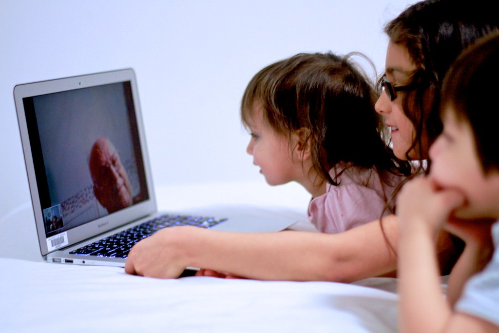 Keeping in Touch With Family Who Live Overseas