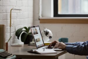 Free Tools That Make Blogging Easier for Seniors