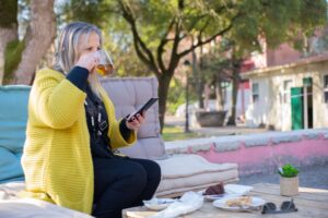 How to Make Your Smartphone Easier to Read