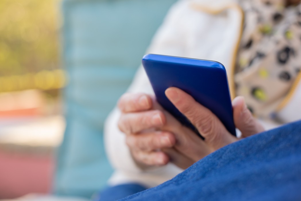 Android or iPhone? How to Choose the Right Phone for You